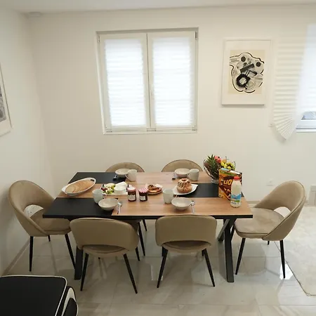 Les Du Lion アパート *